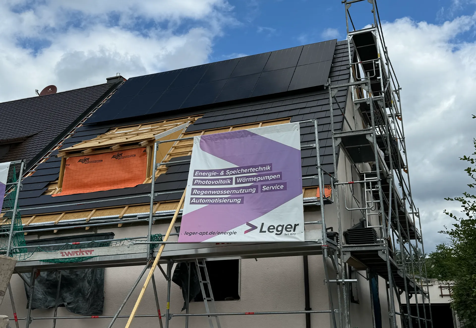Solaranlage mit LEGER Banner