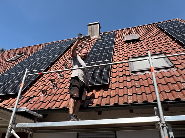 Photovoltaik Montage auf dem Dach